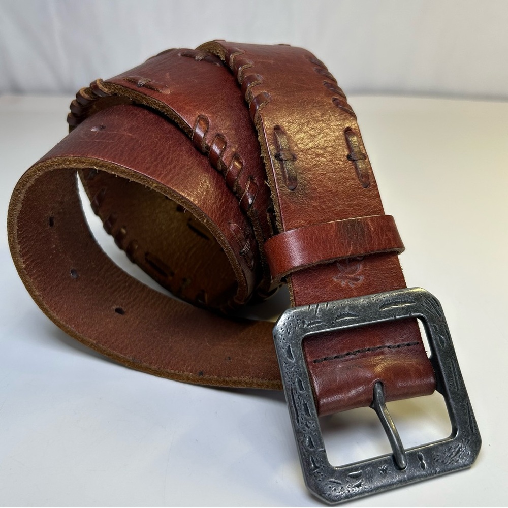 Tommy Bahama Brown Leather Western Belt Whipstitch Antiqued Buckle Size 32